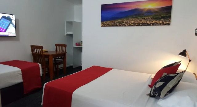 Двухместный номер Deluxe с балконом Royal Motel Tenterfield