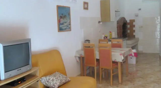 Apartments Kavalkin Bol, Prenota Appartamento Hotel a Croatian Islands con parcheggio, Parcheggio