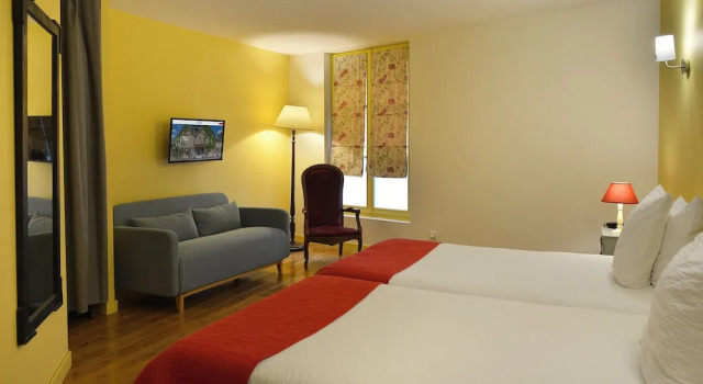 Четырёхместный номер Standard Logis Hôtel Restaurant Relais de la Mothe