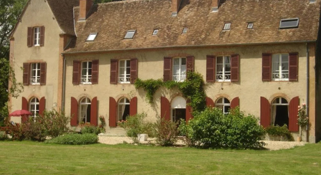 Gite la Mezienne Manoir de la Brossette, Rezerwuj Hotel Hotele w Cher z parkingiem, Parking