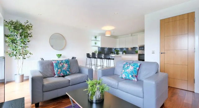 Stunning two Bedroom Home in West End Area of Aberdeen