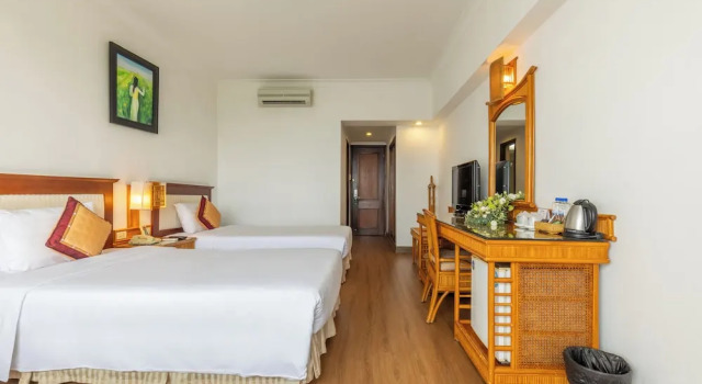 Номер Deluxe с видом на озеро Thang Loi Hotel Hanoi