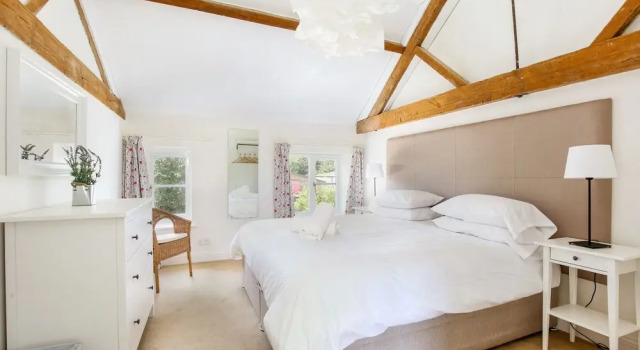 Rustic Cotswolds Farmhouse by Burford