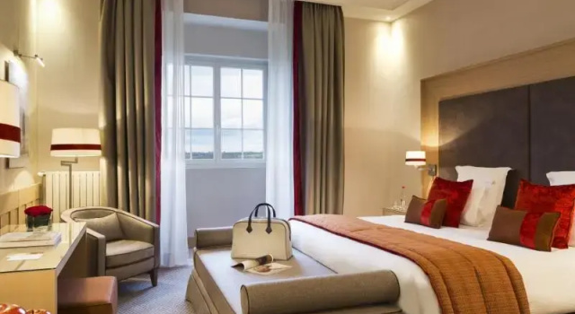 Одноместный номер Deluxe с видом на море Hôtel Barrière L'Hôtel du Golf Deauville