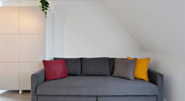 Студия Warm Lofty and Spacious Studio