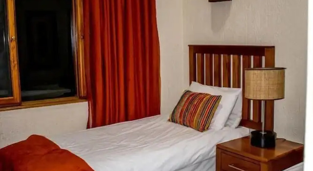 Коттедж Legend Safaris - Kruger Park Lodge