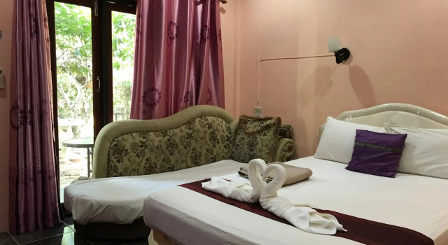 Green Leaf Resort, Varaa Lomakeskus Hotellit North-Eastern Thailand pysäköinnillä, Pysäköinti
