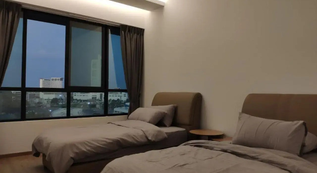 Waterfront (E) 3BR+3Bath+8 Persons+ Wifi+Parking, Rezerwuj Hotel Hotele w Sarawak z parkingiem, Parking