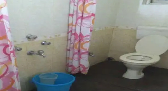 SPOT ON 90870 Karim Ct Guest House, Rezervasyon Misafirhane Melaka misafirhaneler, Misafirhane
