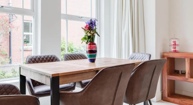 Номер Deluxe Modern, luxury suites with private bathrooms close to city centre