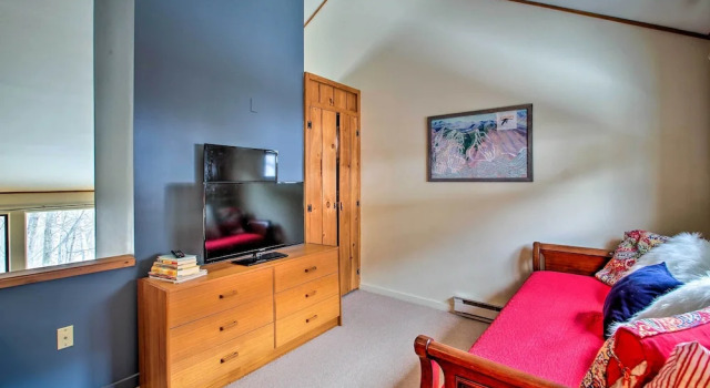 Loon Mountain Condo w/ Pool & Game Room Access!