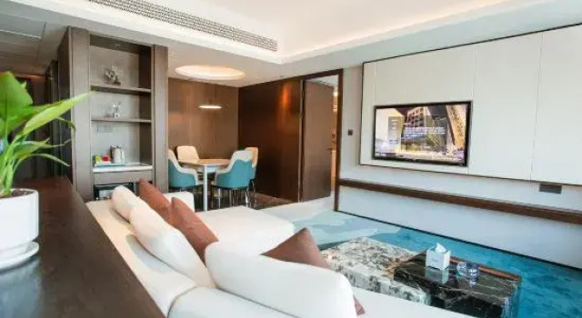 Люкс Deluxe Microtel by Wyndham Enshi Jianshi