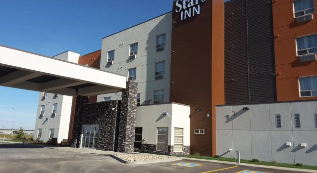 Stars Inn, Book Hotel Hoteller i Nisku med parkering, Parkering