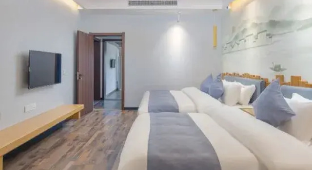 Семейный люкс с видом на горы Floral Hotel · Accompany the summer Hotel