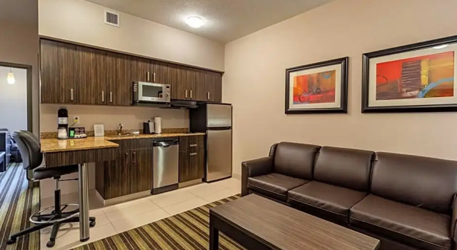 Люкс c 1 комнатой Best Western Plus Drayton Valley