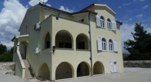 Holiday Home Laurel, Buchen Sie Ferienwohnung Hotels in Gespanschaft Split-Dalmatien mit Pool, Schwimmbad