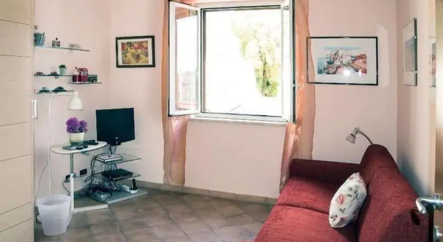 B&B Ai Due Pini, Rezerwuj Bed and Breakfast Hotele w Gallodoro z parkingiem, Parking