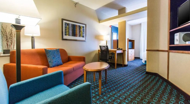 Люкс Fairfield Inn & Suites Toledo North