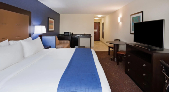 Люкс Holiday Inn Express & Suites Davenport by IHG