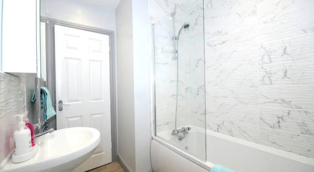Renovated house near Darlington train station., Забронировать Отель Дарлингтон Тиссайд