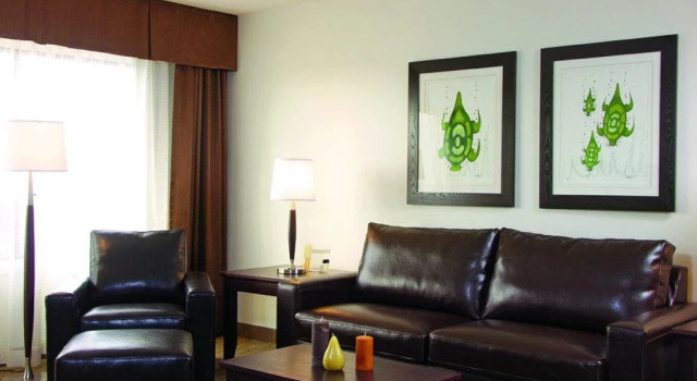 Place Louis Riel Suite Hotel