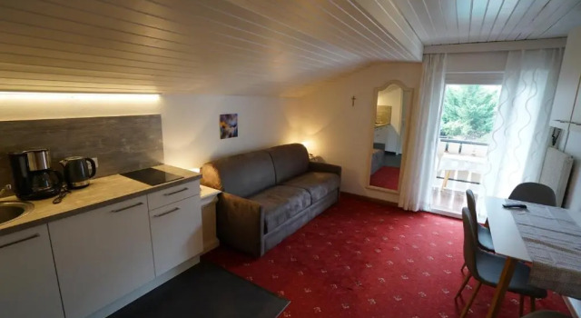 Апартаменты Hotel Appartement Lahngut