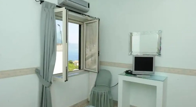 Семейные апартаменты с балконом и с видом на море Locanda Costa DAmalfi