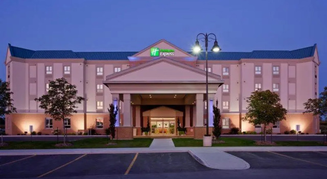 Двухместный люкс с балконом Holiday Inn Express and Suites Kincardine
