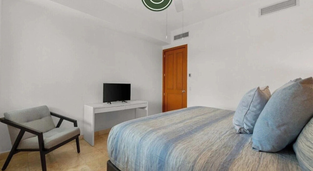 Stylish 2 BR Condo - Pools - Golf - Membership