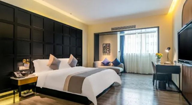 Номер Business J-Hotel