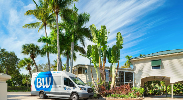 Best Western Naples Inn & Suites, Забронировать Отель Нейплс Southwest Florida, рядом с Otter Creek Golf Course
