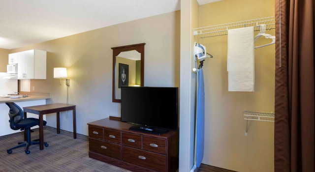 Люкс c 1 комнатой Extended Stay America Select Suites - Springfield - South