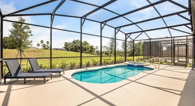 Коттедж 7 Bed Private Pool Home In Solterra Resort 7 Bedroom Home by RedAwning