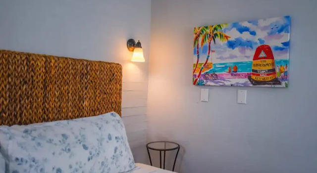 New Rose Retreat - Pool Parking, Забронировать Дом для отпуска Виллы Ки-Уэст, рядом с The Kite House, Вилла