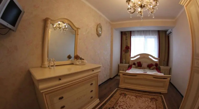 Alfarabi Home, Prenota Appartamento Baganashyl Almaty