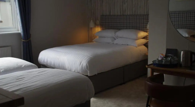 Семейный номер Standard Beach House Hotel