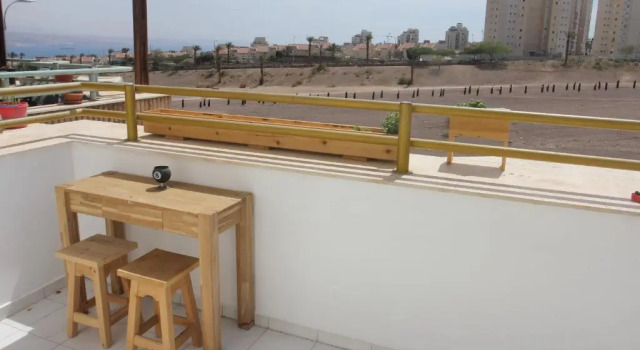 Israeliscene Sunny Flat