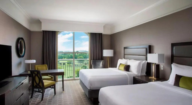 Четырёхместный номер Deluxe с видом на парк The Ballantyne, a Luxury Collection Hotel, Charlotte
