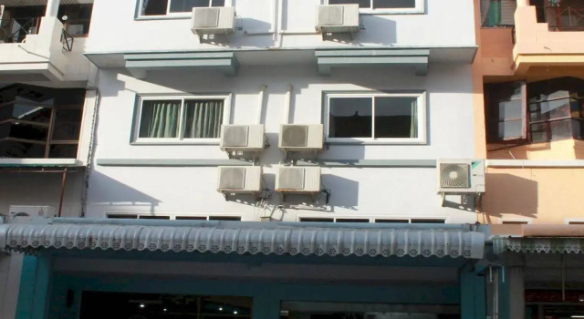 Rayaan Guest House Phuket, Забронировать Гостевой дом Патонг-Бич остров Пхукет