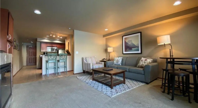 Апартаменты Grandview Lake Chelan- Waterfront View, Pool, Hot tub, Golf, 1 Min To Downtown