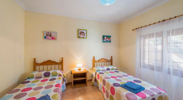 CAN TOMEU - Beautiful villa with private garden and pool in a quiet area. Free WiFi