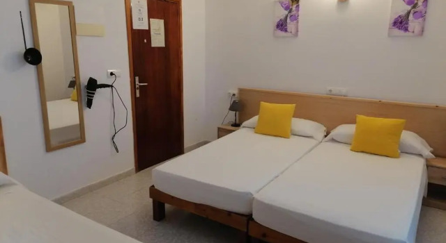 Трёхместный номер Standard Hostal Pepe
