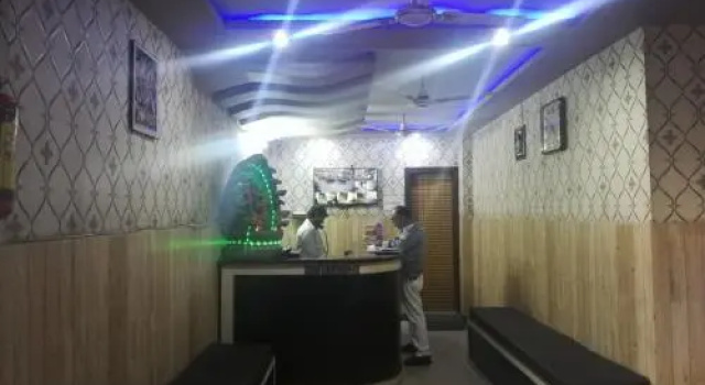 Shri Rajadhiraj Guest House, Забронировать Гостевой дом Гостевые дома Говардхан, Гостевой дом