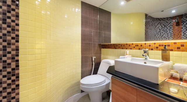 Номер Standard с 2 комнатами с балконом Bandara Silom Suites