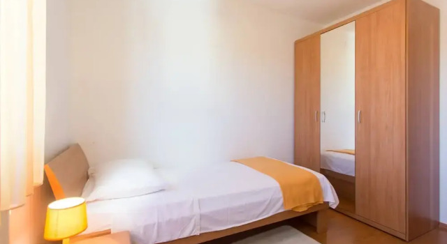 Апартаменты Comfort Charming Apartments With Private Balcony and City View Seget Donji