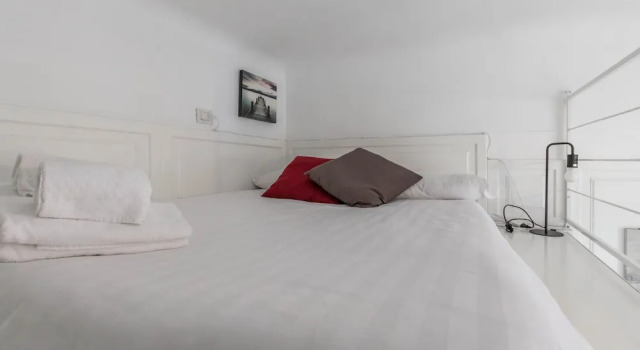 JOIVY Lovely Studio For 2 W/Balcony Near Duomo, Забронировать Апартаменты/квартира Апартаменты Милана, рядом с Музео дель Новеченто, Апартаменты/квартира
