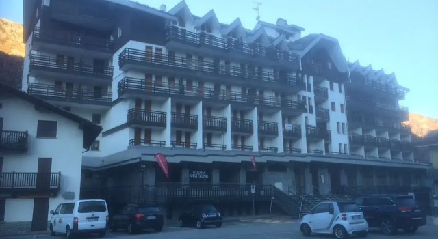 Group Apartment, Забронировать Апартаменты/квартира Апартаменты Грессоне-Сен-Жан, рядом с Кресельный подъёмник Вейсматтен (нижняя станция), Апартаменты/квартира
