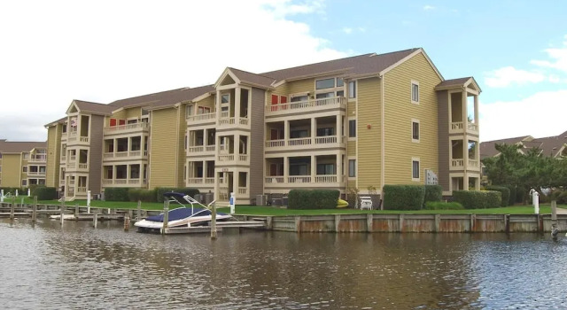 Seascape-heron Harbour 204-4 2 Bedroom Condo by RedAwning