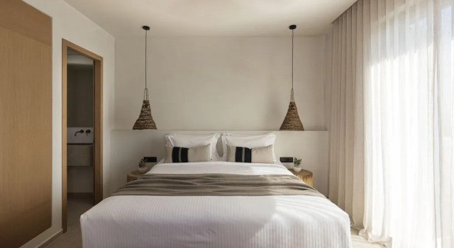 Phos Milos, Book Hotel Pollonia Milos