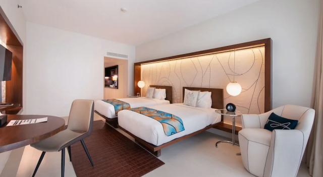 Номер Superior с балконом The Picasso Boutique Serviced Residences Managed by HII